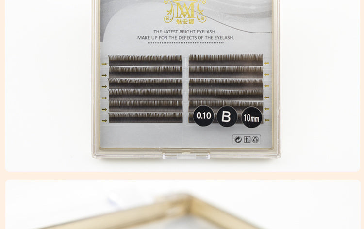 Brown false eyelashes